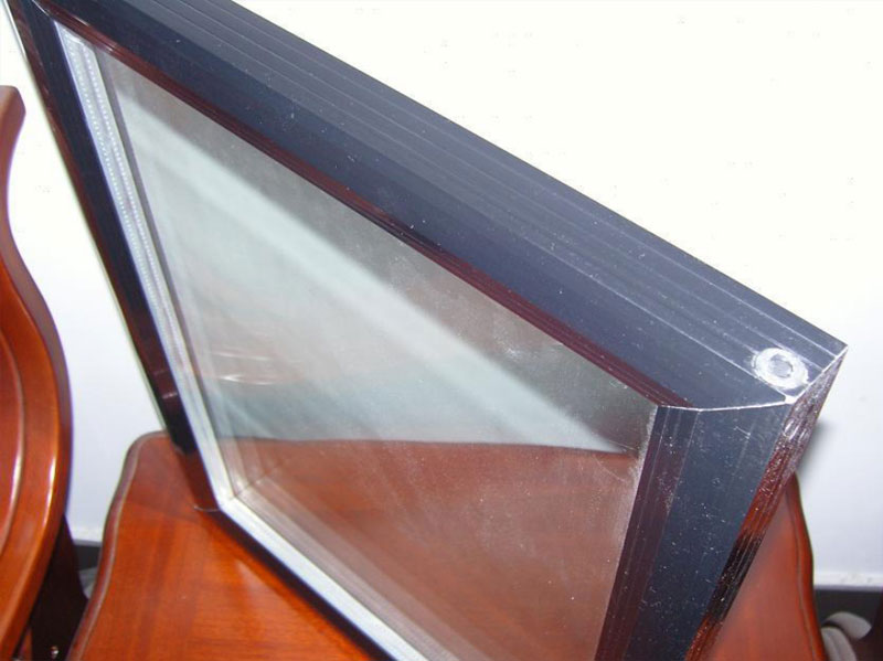 Vacuum glass door